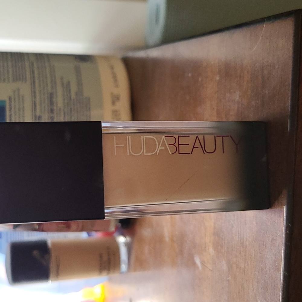 Huda Beauty #fauxfilter foundation